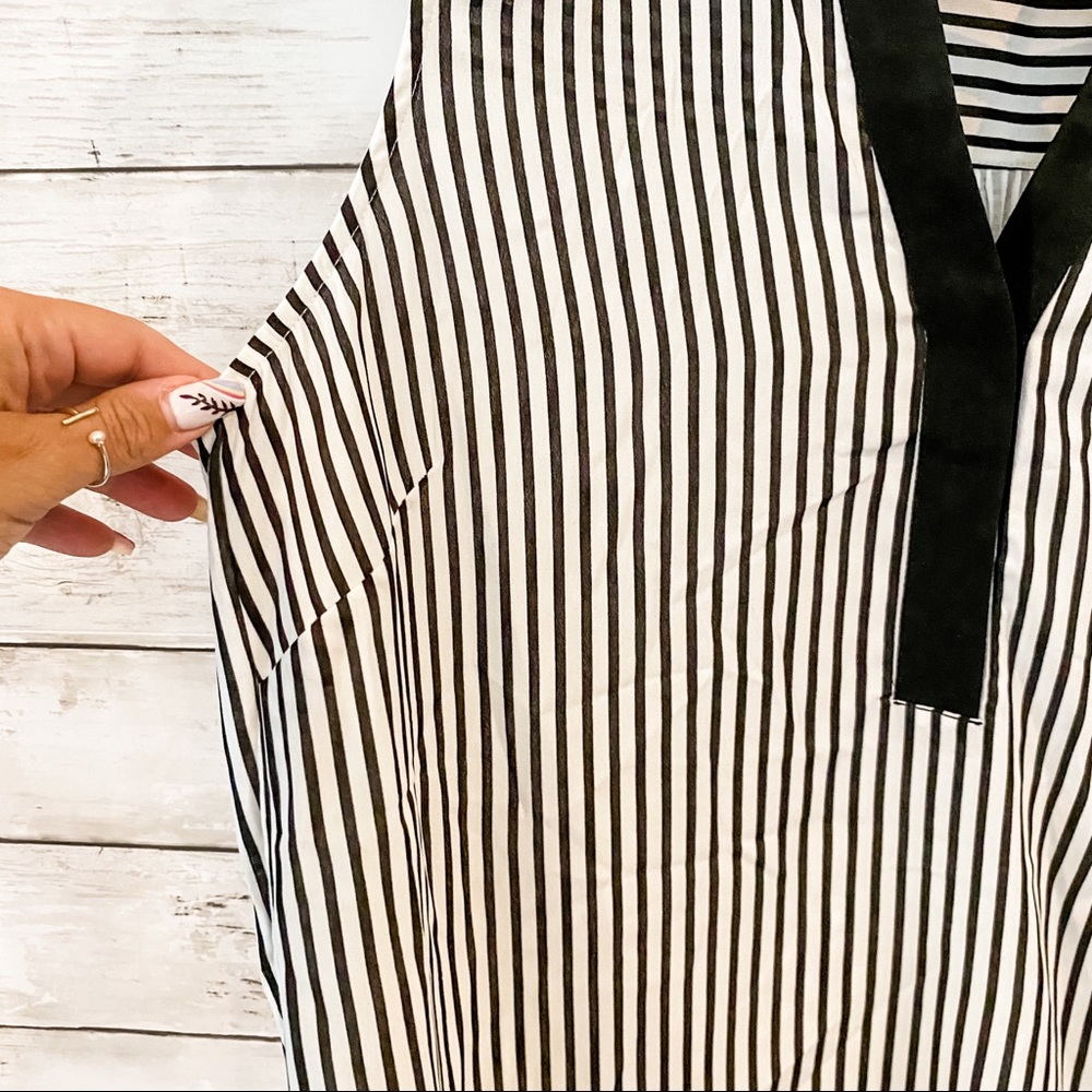 H&M Black & White Striped Sleeveless Blouse - Picture 4 of 4